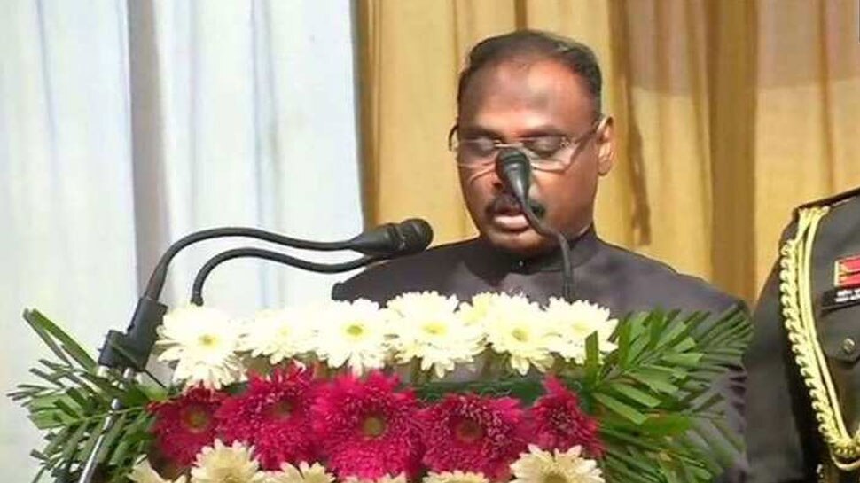 जम्मू-कश्मीर के LG जीसी मुर्मू ने दिया इस्तीफा, बन सकते हैं नए CAG - Zee News Hindi