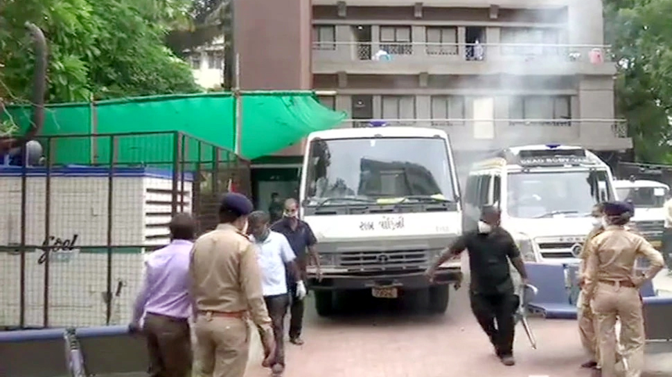 अहमदाबाद: कोरोना अस्पताल में लगी आग, 8 मरीजों की मौत, PMO ने किया मुआवज़े का ऐलान अहमदाबाद: कोरोना अस्पताल में लगी आग, 8 मरीजों की मौत, PMO ने किया मुआवज़े का ऐलान