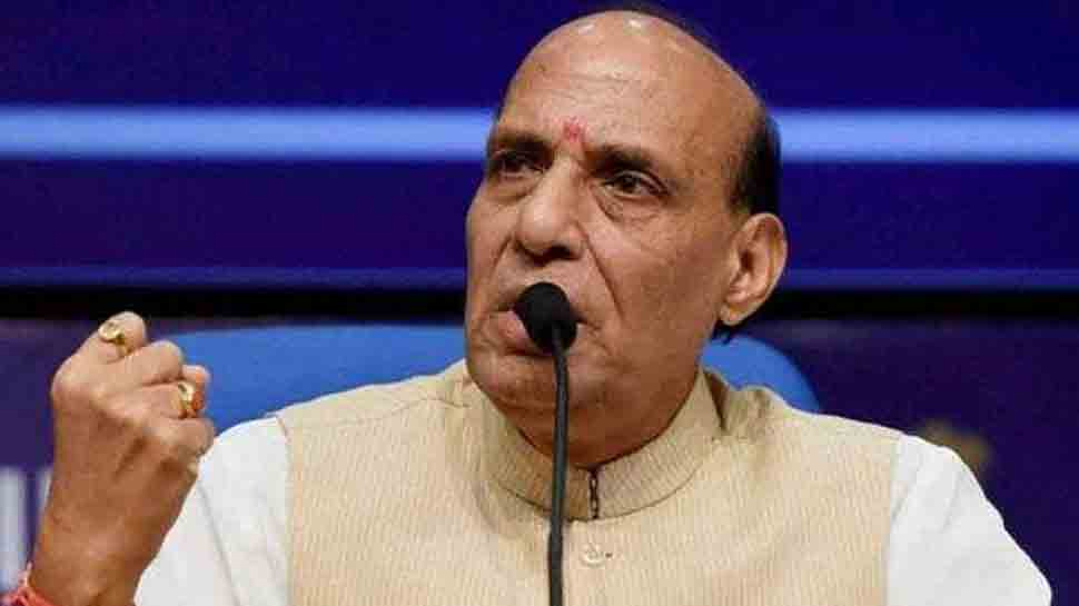 राजनाथ सिंह ने किया बड़ा ऐलान, दिफाई शोबे में 101 आलात की बरामदात पर लगाई पाबंदी राजनाथ सिंह ने किया बड़ा ऐलान, दिफाई शोबे में 101 आलात की बरामदात पर लगाई पाबंदी