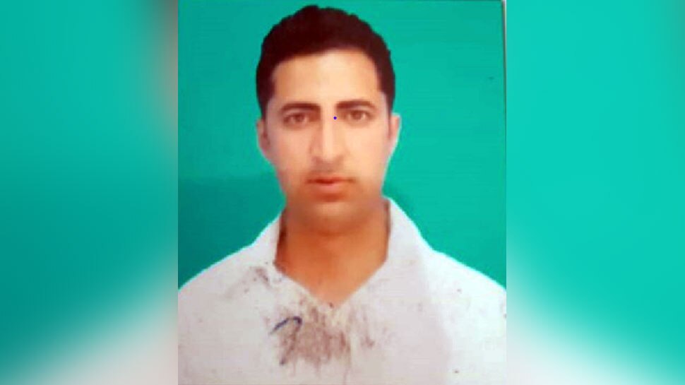 J&K: आतंकवादियों ने BJP कार्यकर्ता को मारी गोली, गंभीर हालत में अस्पताल में कराया भर्ती