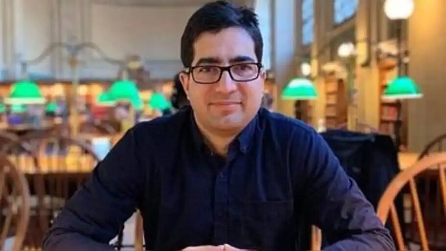 शाह फैसल ने सियासी पार्टी से भी दिया इस्तीफा, फिर ज्वाइन कर सकते हैं सिविल सर्विस