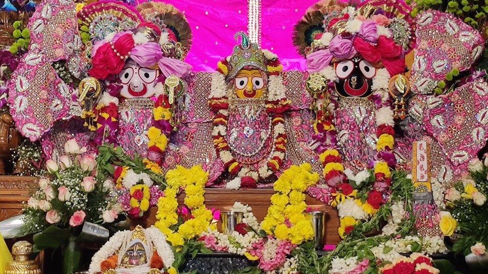 भगवान के मंगलआरती के लिए भी है ऑनलाइन सुविधा