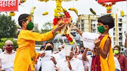 कोरोना के बावजूद लोगों में उत्साह बरकार, मुंबई में कुछ यूं हुआ दही हांडी का आयोजन