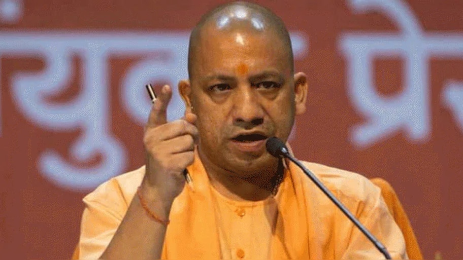 आगरा बस हाईजैक मामले पर CM योगी हुए सख्त, कंपनी के खिलाफ कार्रवाई का दिया हुक्म