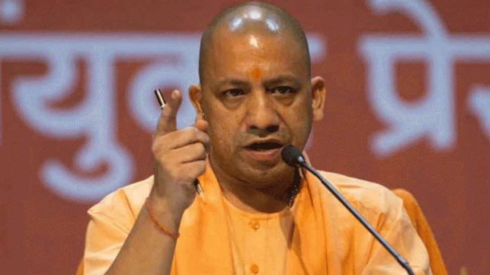 आगरा बस हाईजैक मामले पर CM योगी हुए सख्त, कंपनी के खिलाफ कार्रवाई का दिया हुक्म आगरा बस हाईजैक मामले पर CM योगी हुए सख्त, कंपनी के खिलाफ कार्रवाई का दिया हुक्म