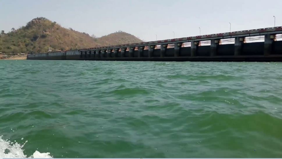 दुमका: बारिश के कारण मसानजोर डैम का जलस्तर बढ़ा, किसानों का सता रही यह चिंता... दुमका: बारिश के कारण मसानजोर डैम का जलस्तर बढ़ा, किसानों का सता रही यह चिंता...