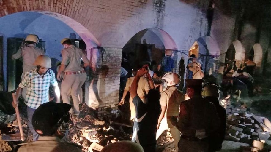 कानपुर:  पुलिस लाइन में गिरी बैरक की छत, 1 सिपाही की मौत, 3 ज़ख्मी