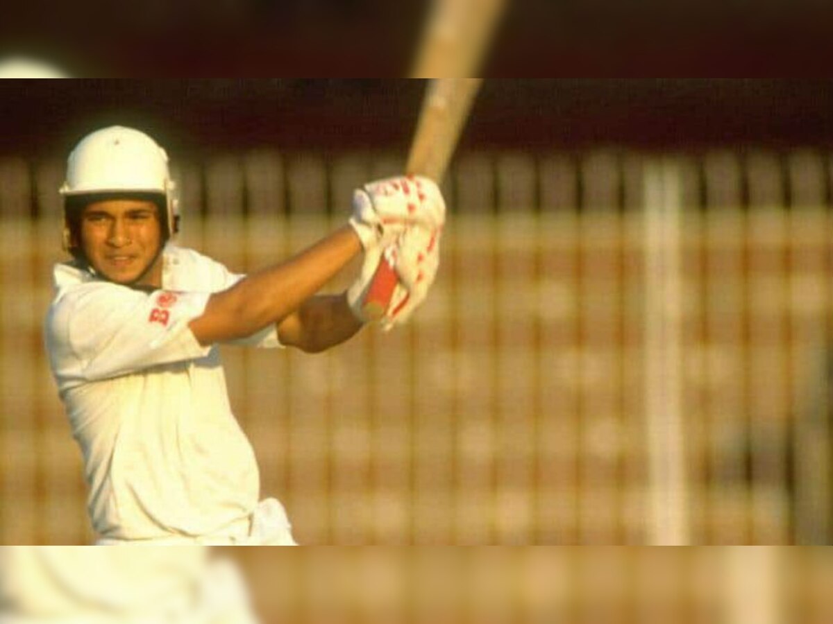 1989 में पाकिस्तान के खिलाफ मैच में 16 साल के सचिन तेंदुलकर.(फोटो-IANS)