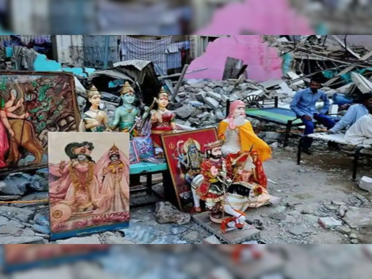 पाकिस्तान में तोड़ा गया प्राचीन हनुमान मंदिर, हिंदू घरों को भी पहुंचाया नुकसान