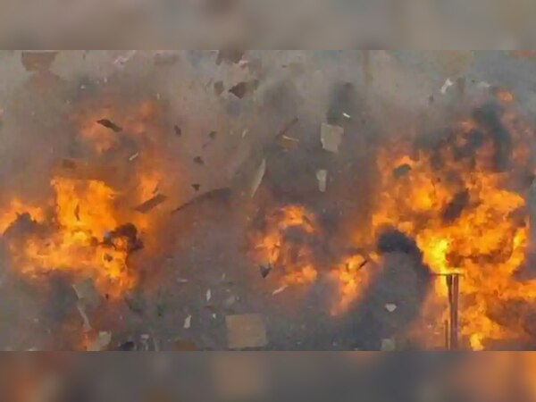 धमाके के अलामती तस्वीर