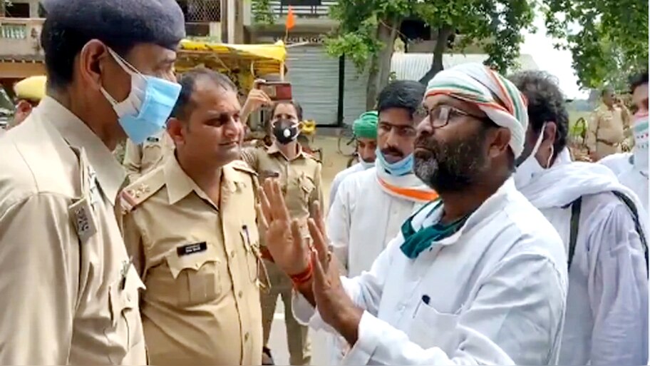 बलिया जा रहे अजय कुमार लल्लू को पुलिस ने किया गिरफ्तार, कहा- मुकदमे से कौन डरता है