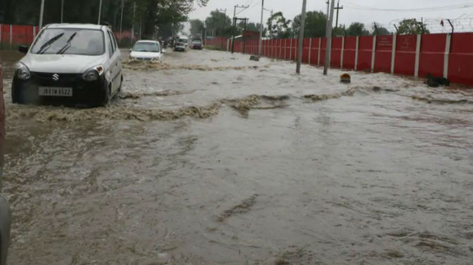 बिहार में कम नहीं हो रहा बाढ़ का 'प्रकोप', 83 लाख से अधिक लोग प्रभावित