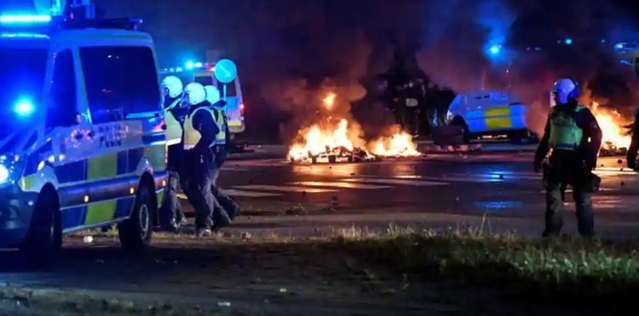 स्वीडन जैसे शांत देश में भी कट्टरपंथियों ने भड़काया दंगा
