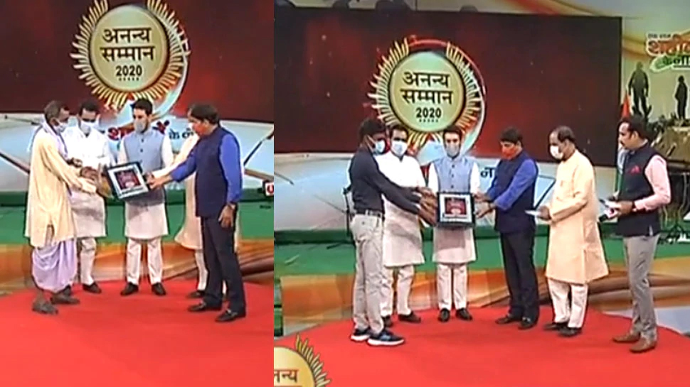 पुलवामा हमले में शहीद हुए रमेश यादव और महेश कुमार को मिला अनन्य सम्मान पुलवामा हमले में शहीद हुए रमेश यादव और महेश कुमार को मिला अनन्य सम्मान