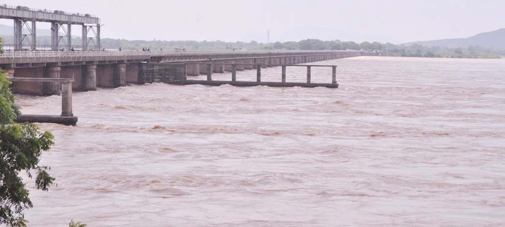 ପୂର୍ଣ୍ଣିମା ପାଇଁ ଖସୁନି ବନ୍ୟାଜଳ: ଜଳସମ୍ପଦ ବିଭାଗ ଯନ୍ତ୍ରୀ ପୂର୍ଣ୍ଣିମା ପାଇଁ ଖସୁନି ବନ୍ୟାଜଳ: ଜଳସମ୍ପଦ ବିଭାଗ ଯନ୍ତ୍ରୀ