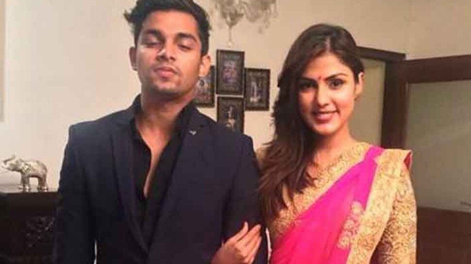 ये चैट 15 मार्च 2020 का रिया चक्रवर्ती और शोविक चक्रवर्ती के बीच का है Rhea chakraborty Showik drug Whatsapp chat
