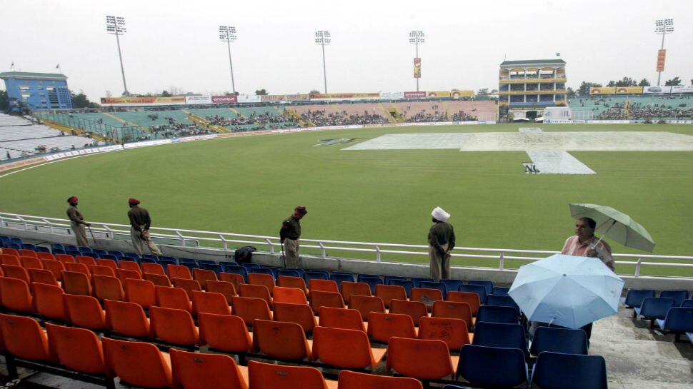 पिच एंड ग्राउंड ट्रॉफी mohali stadium