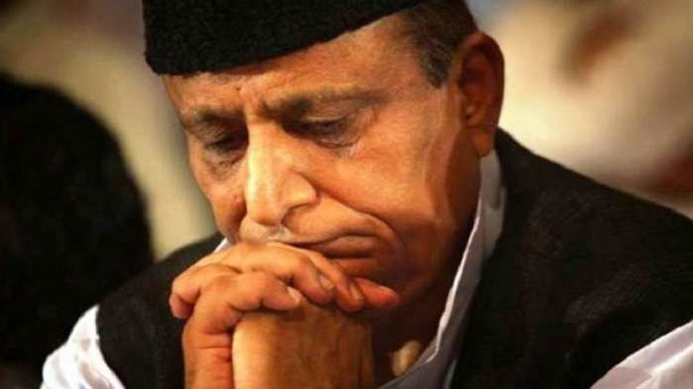 जौहर यूनिवर्सिटी मामला: आज़म खान की बीवी, बेटे, बहन समेत 9 के खिलाफ चार्जशीट जौहर यूनिवर्सिटी मामला: आज़म खान की बीवी, बेटे, बहन समेत 9 के खिलाफ चार्जशीट
