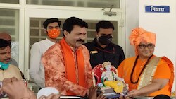 साध्वी प्रज्ञा ने बिना नाम लिए दिग्विजय को बताया अधर्मी, बोलीं- ऐसे लोगों की राजनीति