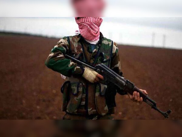 J&K पुलिस को मिली बड़ी कामयाबी, लश्कर के तीन मददगार गिरफ्तार, हथियार भी बरामद