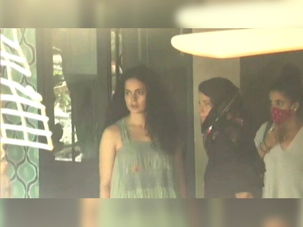 तोड़फोड़ के बाद पहली बार दफ्तर पहुंची कंगना रनौत, मलबा देखकर हुई मायूस