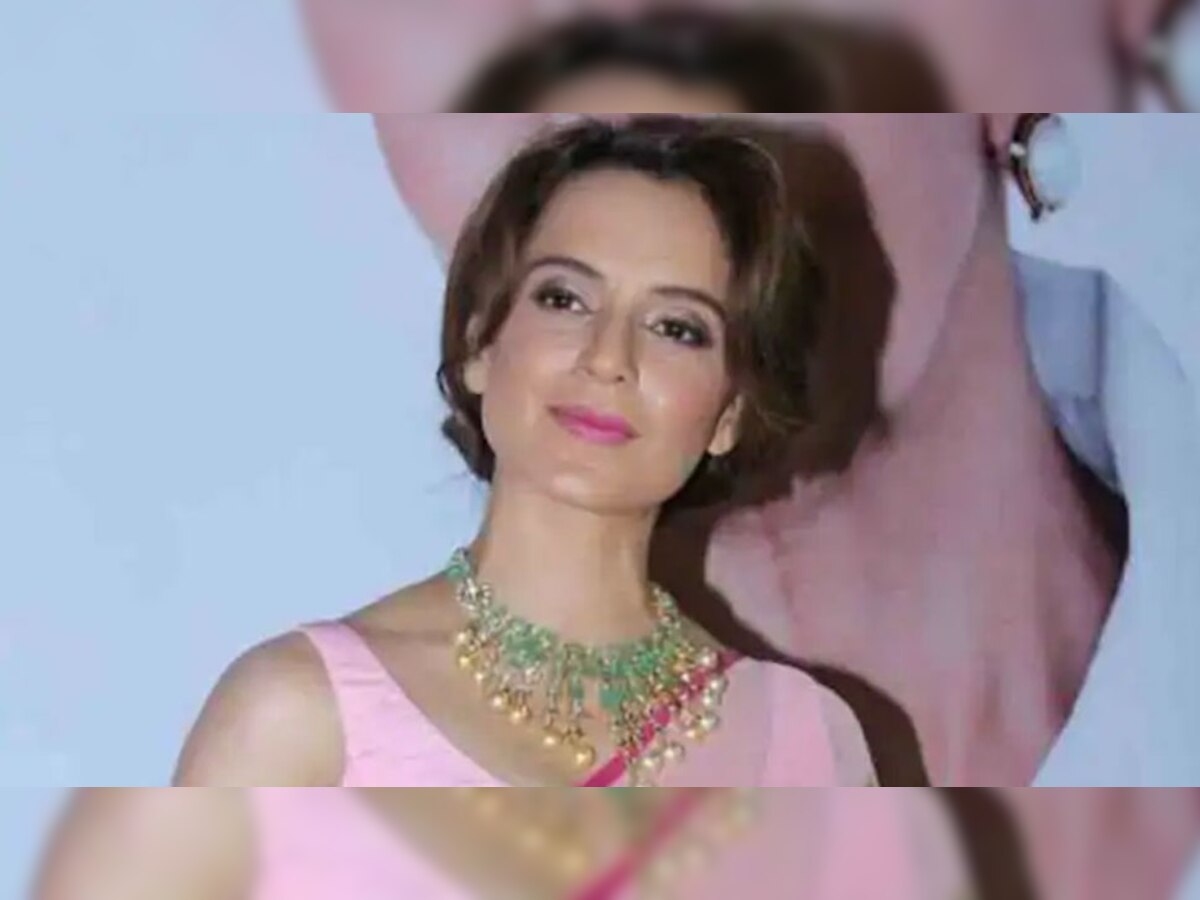 दिल्ली में Kangana Ranaut के सपोर्ट में उतरे लोग, जलाया CM उद्धव ठाकरे का पुतला