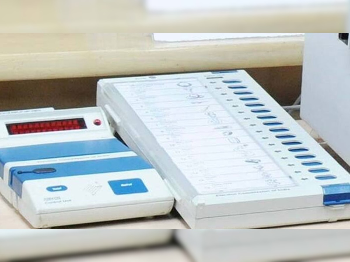 चुनाव आयोग ने बिहार में गैर मान्यता प्राप्त दलों को सिंबल बांटे हैं....