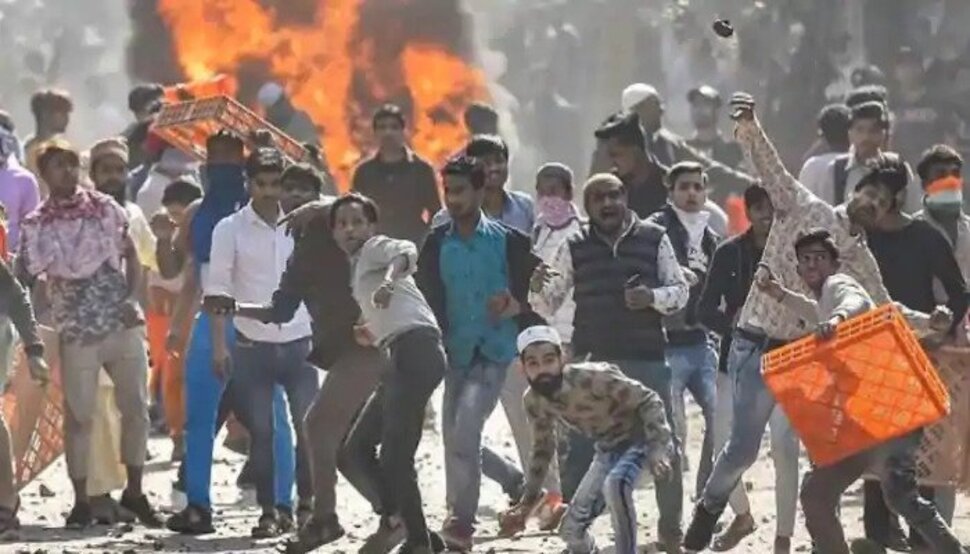 इन लोगों ने भड़काया था दिल्ली में दंगा, स्पेशल सेल की चार्जशीट में खुलासा - Zee News Hindi
