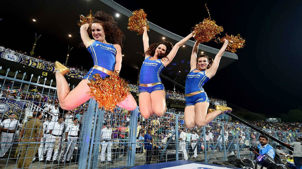 cheer leaders