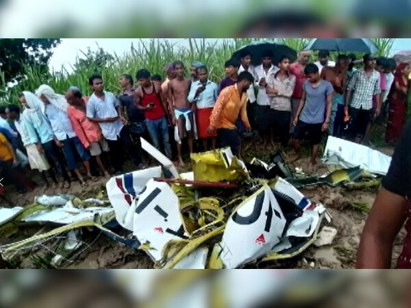 आज़मगढ़ में हेलीकॉप्टर क्रैश, मलबे से 2KM दूर मिली पायलट की लाश