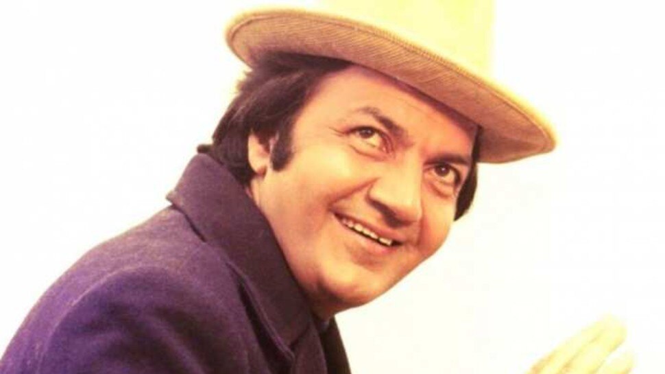 Prem Chopra got his first film during traveling in train | अखबार में