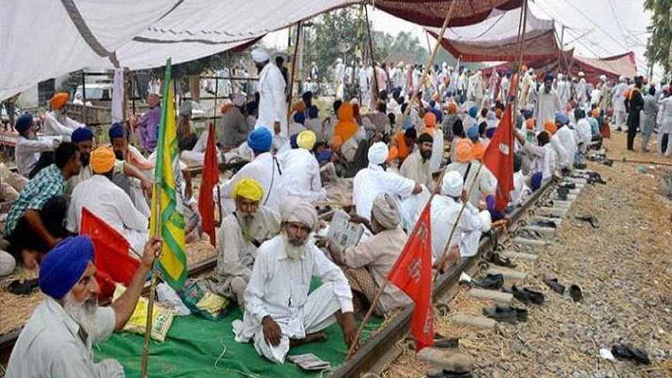 किसान बिल: आज से शुरू हुआ कांग्रेस का मुल्कगीर प्रोटेस्ट, पंजाब में रेल रोको आंदोलन किसान बिल: आज से शुरू हुआ कांग्रेस का मुल्कगीर प्रोटेस्ट, पंजाब में रेल रोको आंदोलन