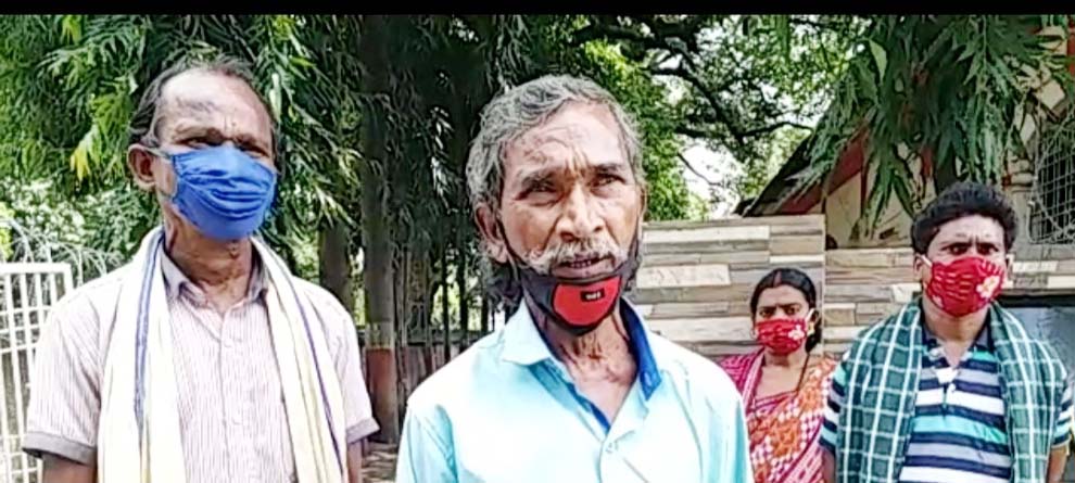ପୋଲିସ ବିରୋଧରେ ଜାତିଆଣ ଅଭିଯୋଗ ଆଣିଲେ ଆଦିବାସୀ ବୃଦ୍ଧ ପୋଲିସ ବିରୋଧରେ ଜାତିଆଣ ଅଭିଯୋଗ ଆଣିଲେ ଆଦିବାସୀ ବୃଦ୍ଧ