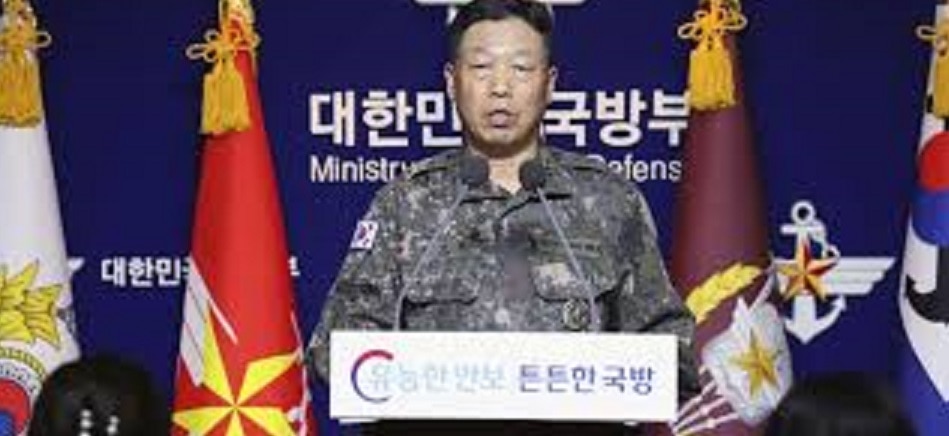 North Korea ने दक्षिण कोरिया के अधिकारी को मारी गोली और और जला डाला 