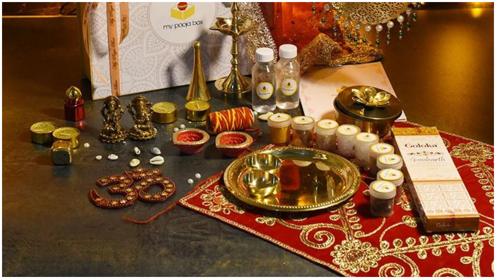 पूजन सामग्री: पूजा के डिब्बे में रखी जाने वाली जरूरी चीजें और उनका महत्व पूजन सामग्री: पूजा के डिब्बे में रखी जाने वाली जरूरी चीजें और उनका महत्व