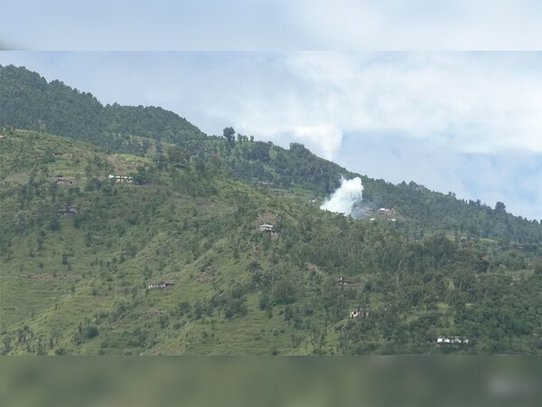पाकिस्तान के ज़रिए की गई फायरिंग