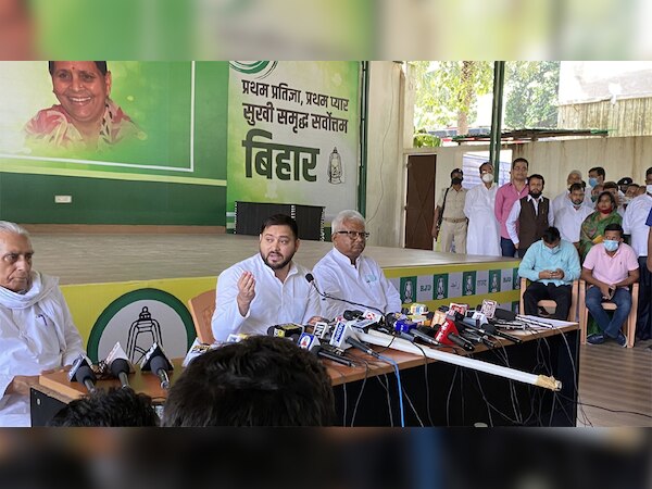 बिहार RJD की हुकूमत आई तो 10 लाख लोगों को देंगे रोज़गार: तेजस्वी यादव