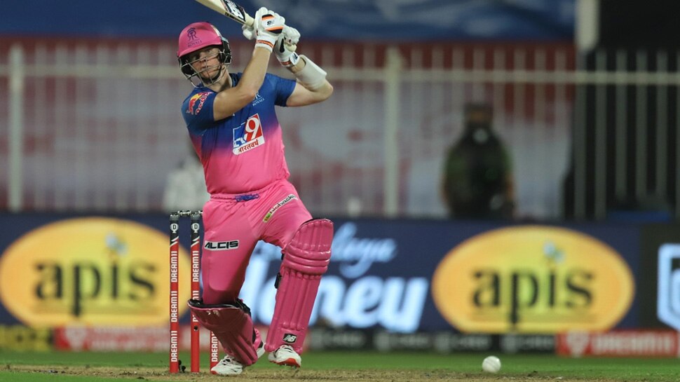 स्टीव स्मिथ ने पारी को संभाला Steve Smith