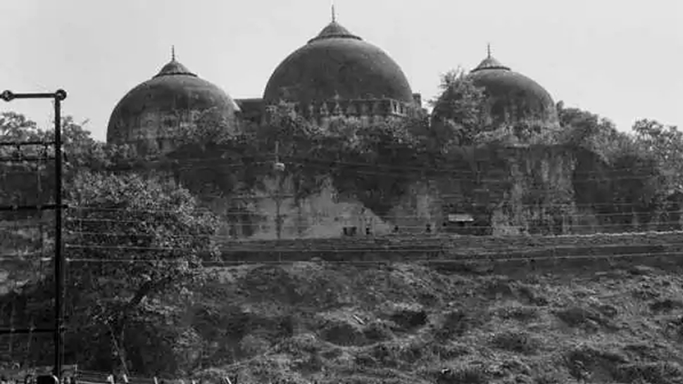 बाबरी मस्जिद की फाइल फोटो बाबरी मस्जिद की फाइल फोटो