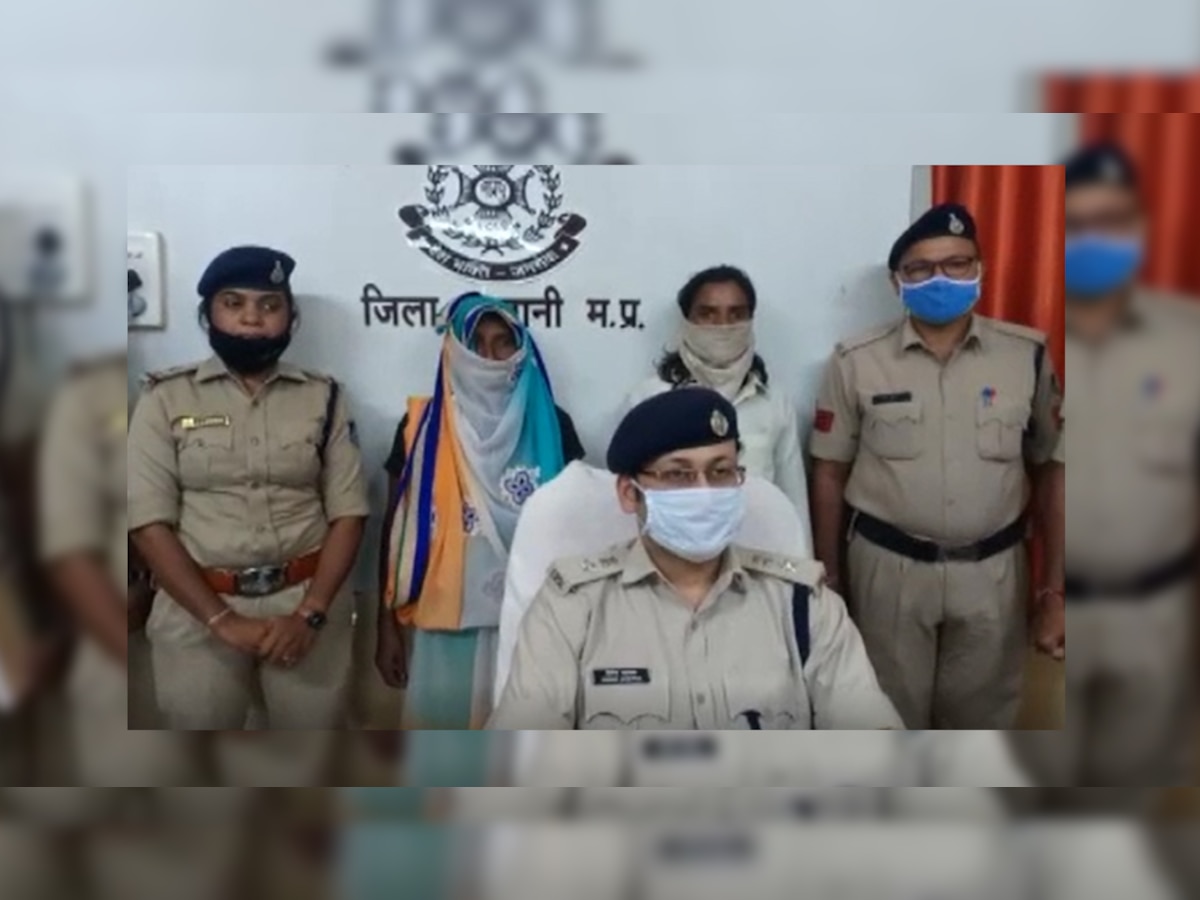 बड़वानी पुलिस की गिरफ्त में आरोपी सास-दामाद