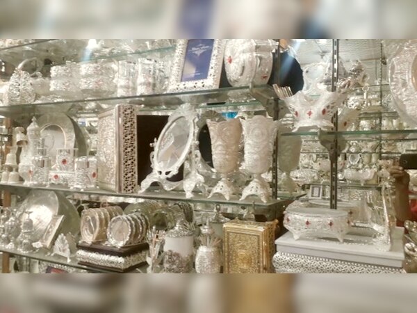 जम्मू-कश्मीर: चांदी से बनी चीजों की बढ़ रही डिमांड, बाहरी मुल्कों में भी की जाती है सप्लाई