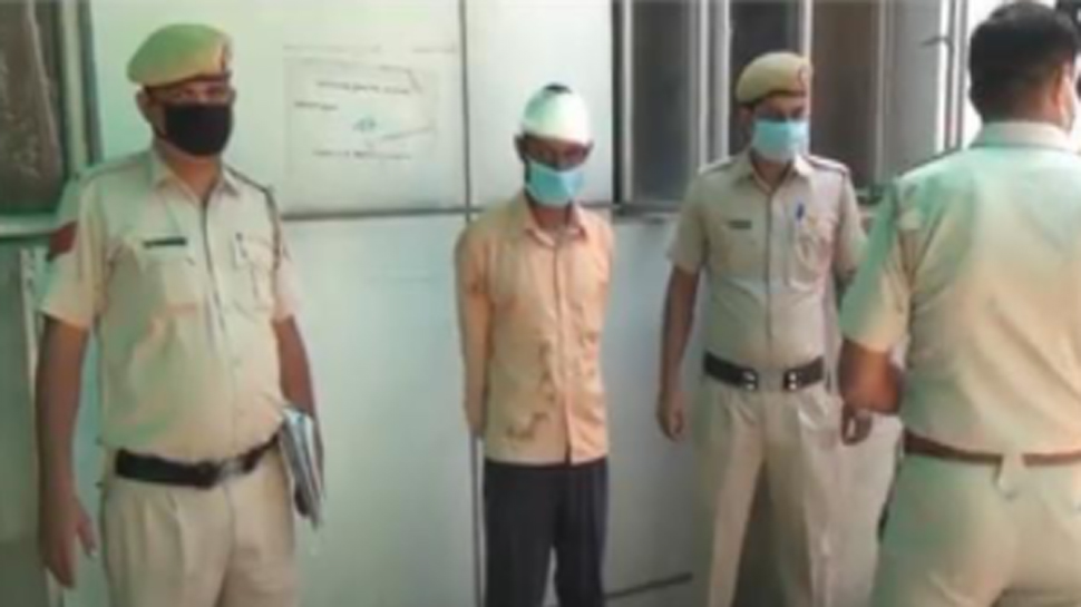 मंदिर में जाकर मांगी शादी की थी मन्नत, पूरी नहीं होने पर मूर्तियों को तोड़ा मंदिर में जाकर मांगी शादी की थी मन्नत, पूरी नहीं होने पर मूर्तियों को तोड़ा