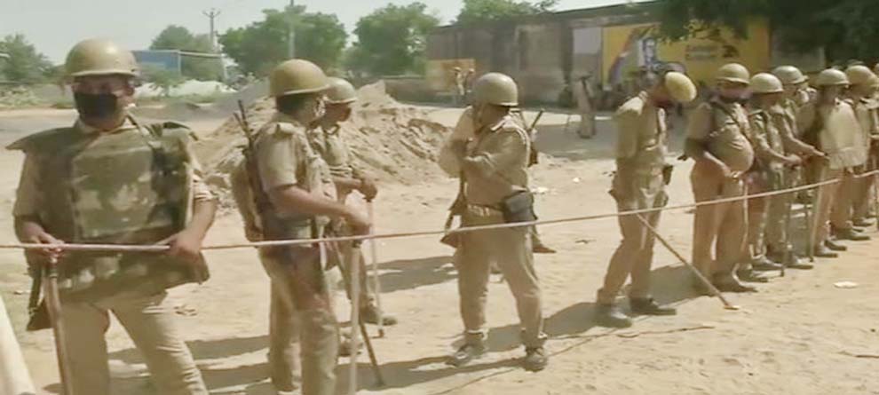 ହାଥରସ ଘଟଣା: ବାସ୍ତବତାକୁ ନେଇ ଅନେକ ଚର୍ଚ୍ଚା ହାଥରସ ଘଟଣା: ବାସ୍ତବତାକୁ ନେଇ ଅନେକ ଚର୍ଚ୍ଚା