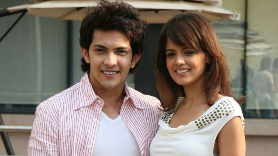 After Neha Kakkar Aditya Narayan Announces Marriage Know Whom To Give Heart Granthshala News