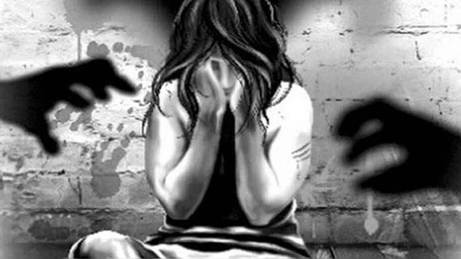 ब्वॉयफ्रेंड और पिता ने किया नाबालिग से रेप, प्रेग्नेंट होने पर की यह हरकत