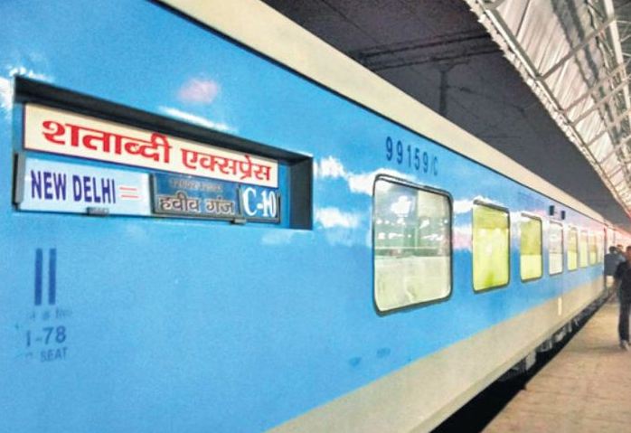 Indian Railway चलाएगा 392 festival special trains, शनिवार से दौड़ेगी भोपाल शताब्दी