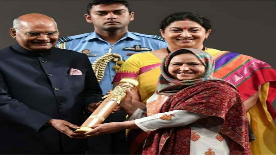 श्रीनगर की आरिफा जान, राष्ट्रपति द्वारा सम्मानित, पारंपरिक कला से दे रही रोजगार