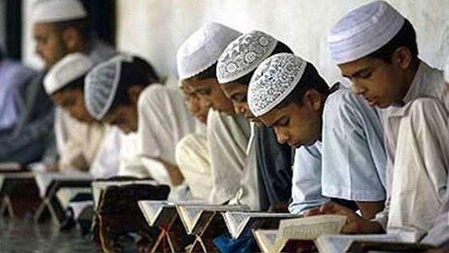उत्तर प्रदेश में इस तारीख से 2 शिफ्टों में खुलेंगे मदरसे, 50% बच्चों के साथ होगी पढ़ाई
