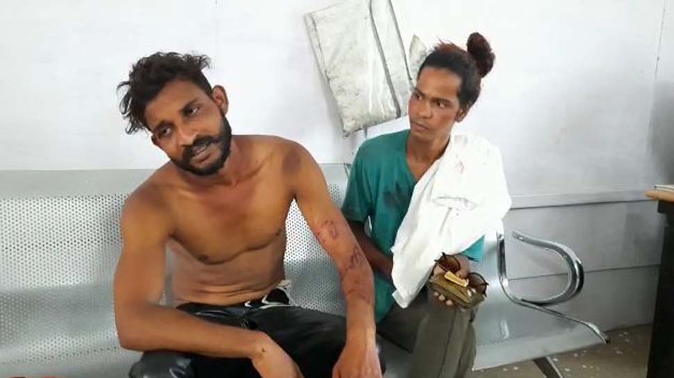अजब प्रेम की गजब कहानीः किन्नर साथी से प्यार जताने के लिए युवक ने काटा अपना हाथ अजब प्रेम की गजब कहानीः किन्नर साथी से प्यार जताने के लिए युवक ने काटा अपना हाथ