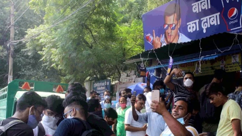 रातों रात फेमस हुआ बाबा का ढाबा
